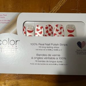 New Color Street Just Be-Claus 🎅🏻 nail strip set- be ready for Christmas- New